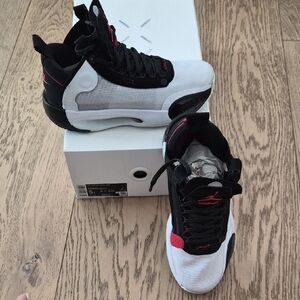 Jordan Kids Shoe Box Label — White/Red/Black